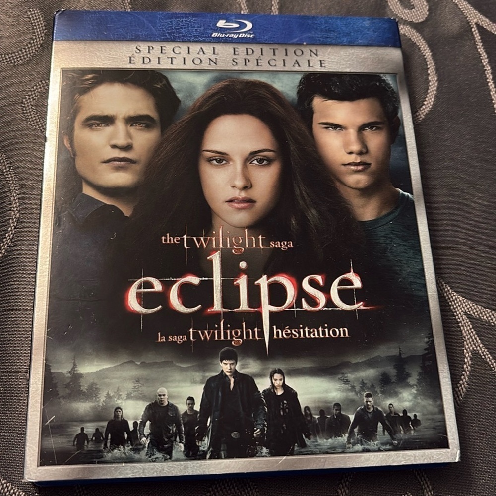 Free with purchase- add your bundle twilight -eclipse Blu-ray
